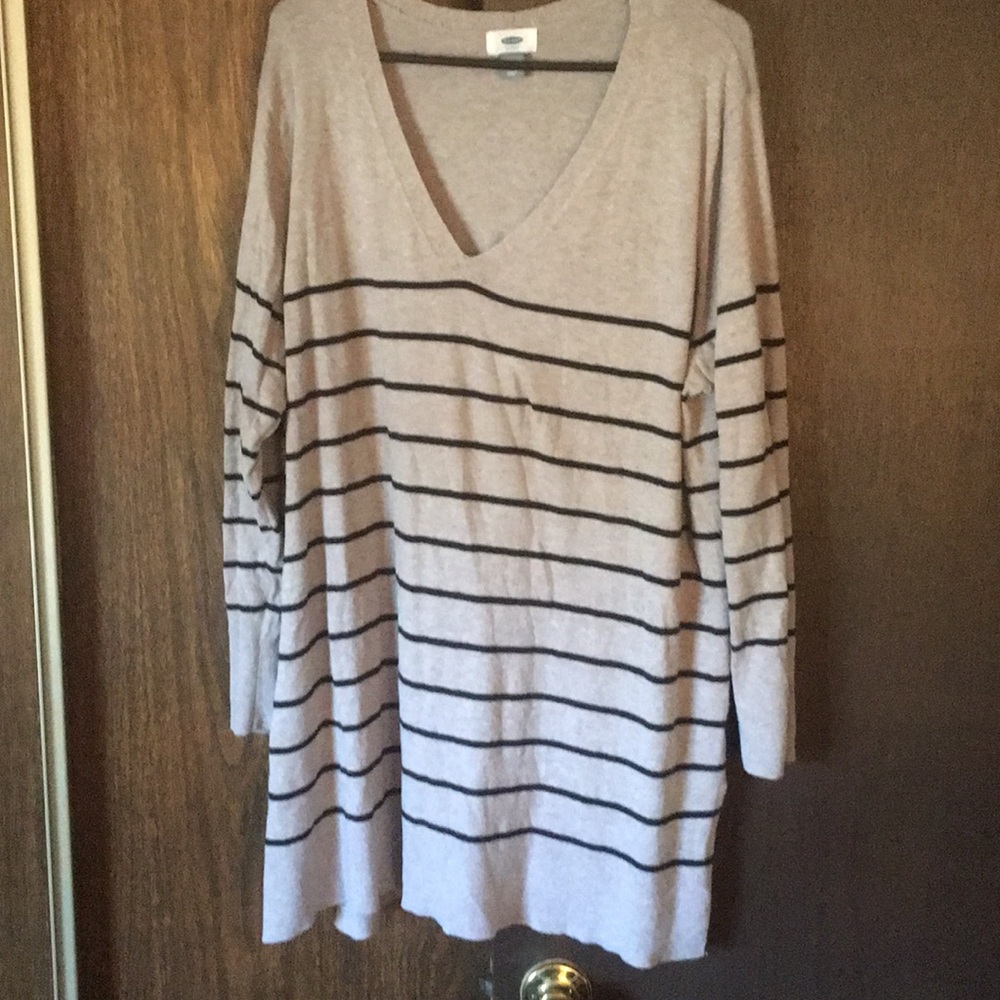 Old navy sweater